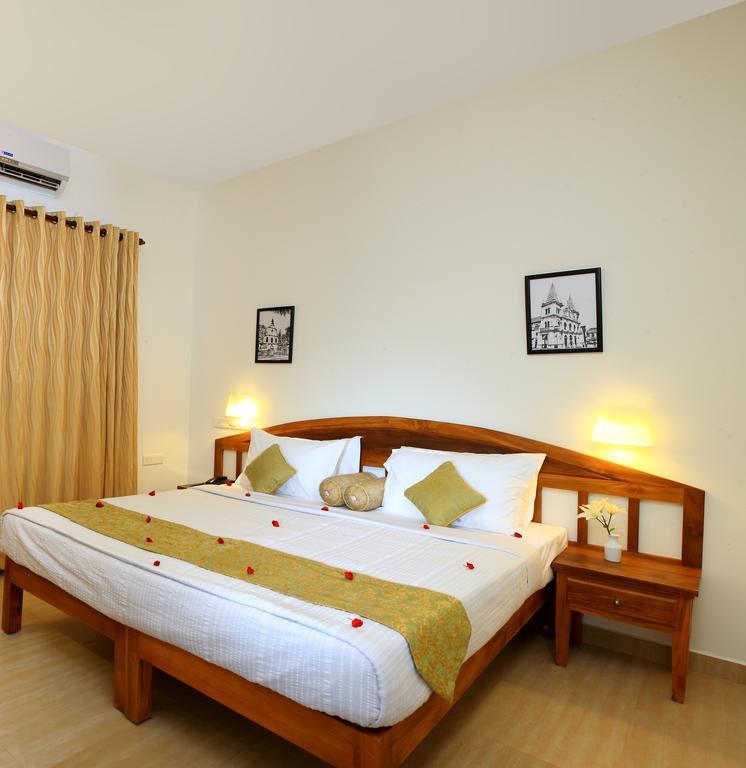 Abad Pepper Route Hotel Kochi Exterior photo
