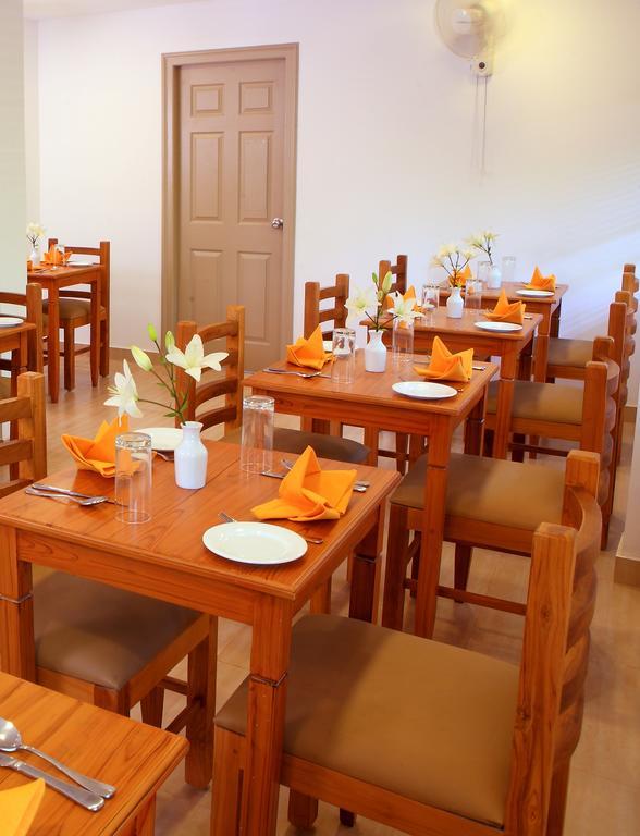 Abad Pepper Route Hotel Kochi Exterior photo