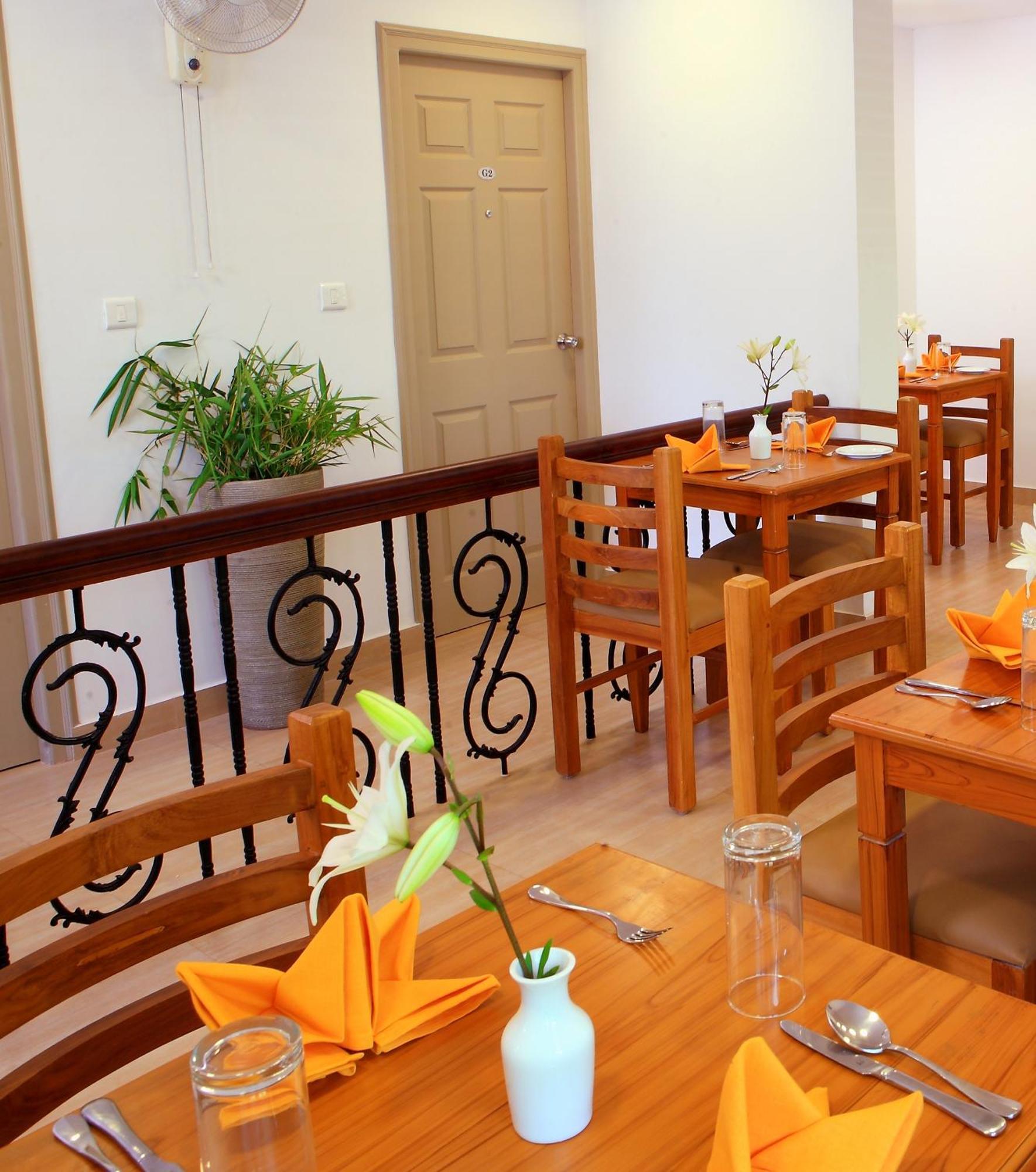 Abad Pepper Route Hotel Kochi Exterior photo