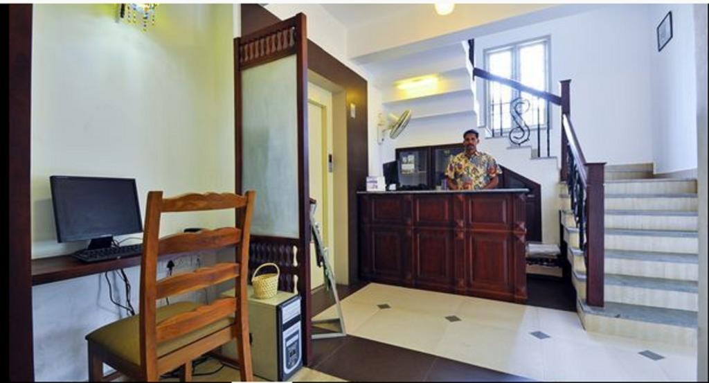 Abad Pepper Route Hotel Kochi Exterior photo