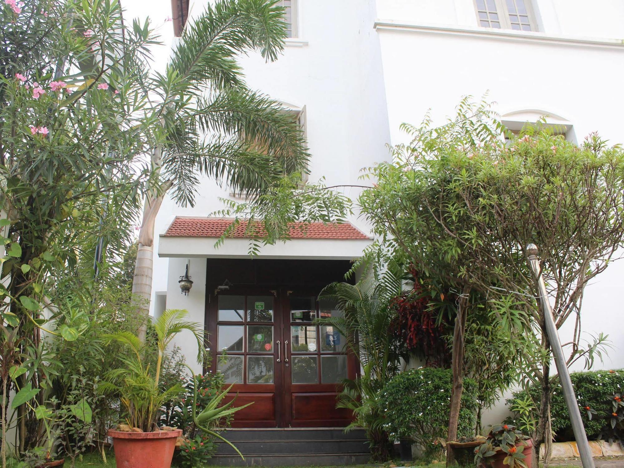 Abad Pepper Route Hotel Kochi Exterior photo